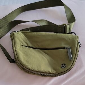lululemon athletica Khaki Men's Belt Bag